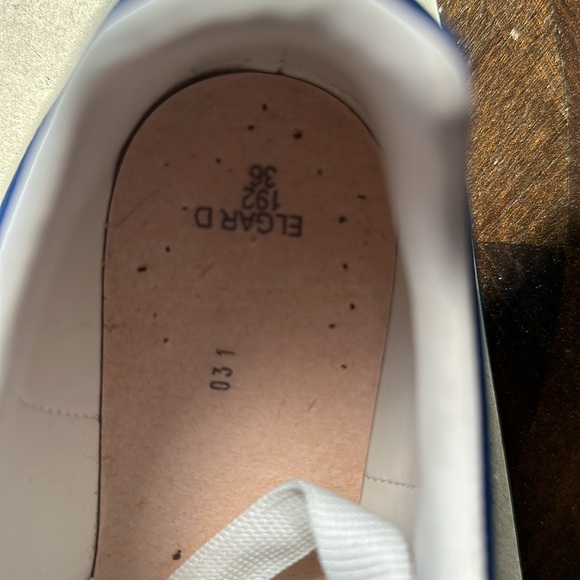 Lightly worn, worn once and never wore again. No box just the sneakers.Authentic - Picture 8 of 9